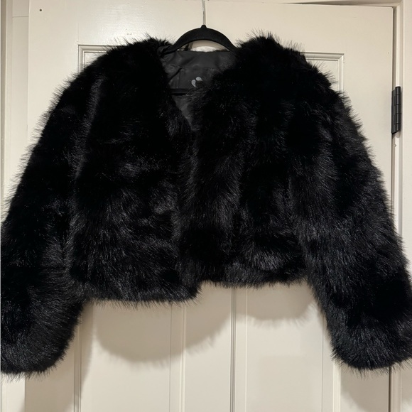 Black faux fur coat - Picture 2 of 3